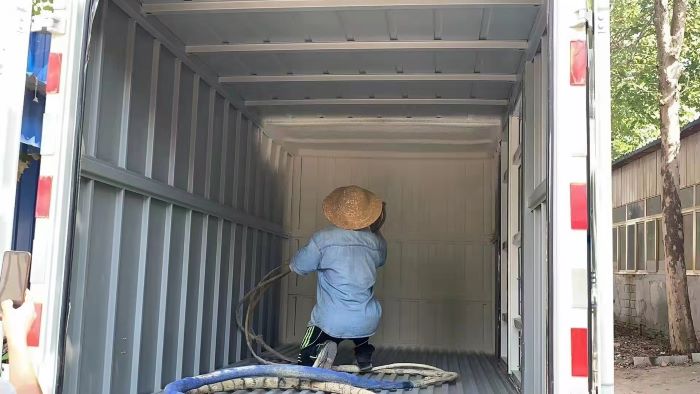 冷藏車保溫噴涂
